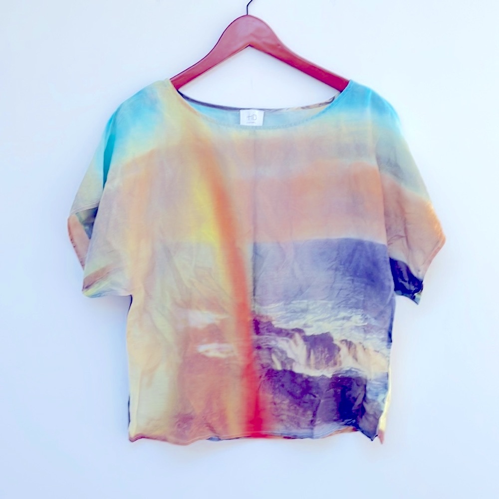 Anthropologie HD Scenic Coastal Sea Short Sleeve Top Size Small